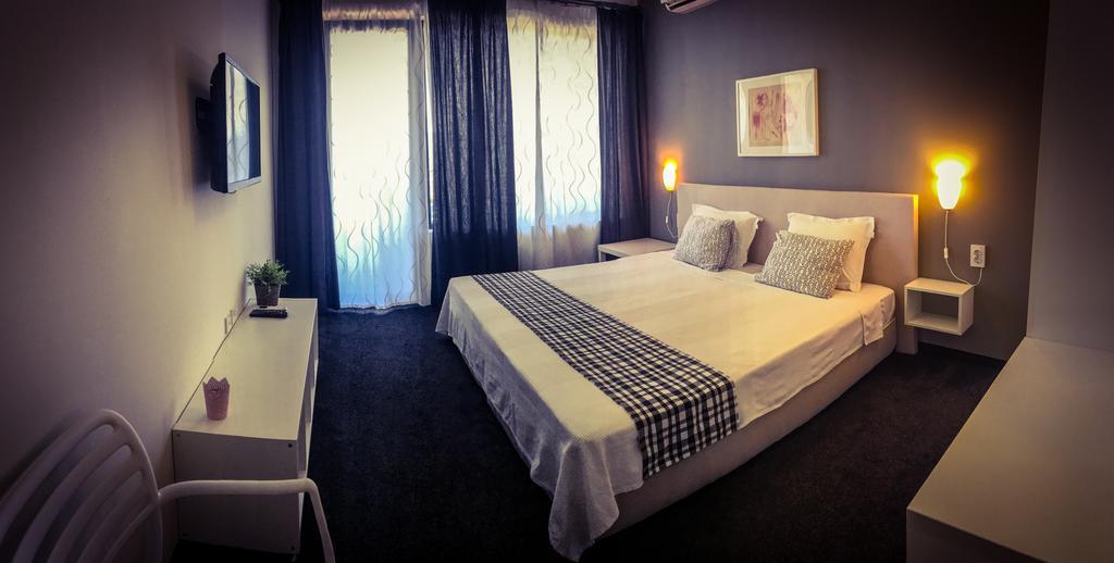 Family Hotel Friends Villa Enchets Luaran gambar